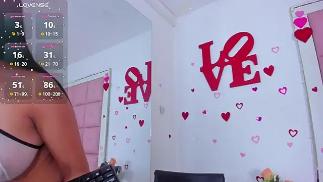 AmaranttayLunay online show from March 11, 2026, 8:04 pm