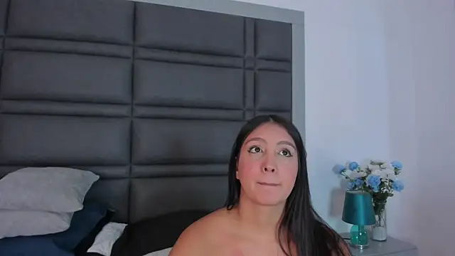 AmaranttayLunay online show from April 1, 2026, 2:58 pm