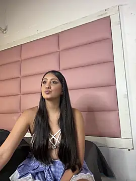 Snapshot of AmaranttayLunay chatting on June 4, 2026, 8:15 pm AmaranttayLunay online show from June 4, 2026, 8:15 pm