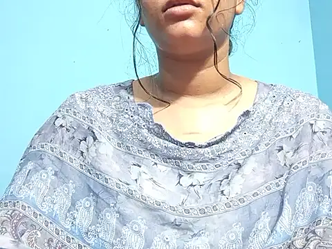 Emma 4433 online show from April 19, 2026, 6:10 pm