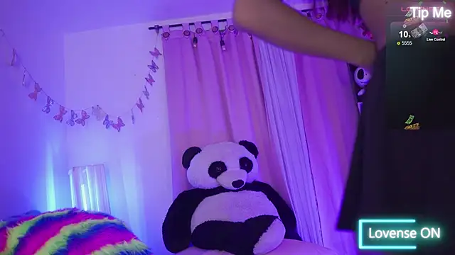 nahomy 2308 online show from April 22, 2026, 12:28 pm