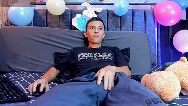 Snapshot of Dylan_scott20 chatting on March 28, 2026, 12:38 pm Dylan scott20 online show from March 28, 2026, 12:38 pm