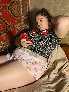 Nenssy555 online show from June 26, 2026, 2:21 pm