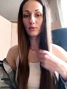 LunaCrystall online show from April 23, 2026, 1:24 pm