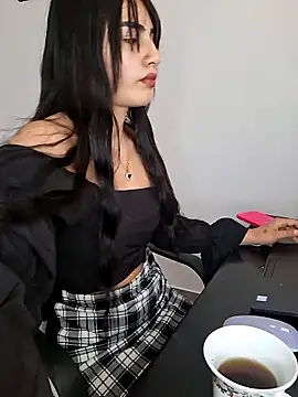 ZoeKatzz online show from March 18, 2026, 12:30 pm