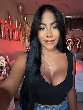 SaraValentina11 online show from July 22, 2026, 9:50 pm