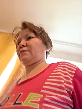Snapshot of _LOLA-LOLA_ chatting on April 26, 2026, 8:23 am LOLA-LOLA online show from April 26, 2026, 8:23 am