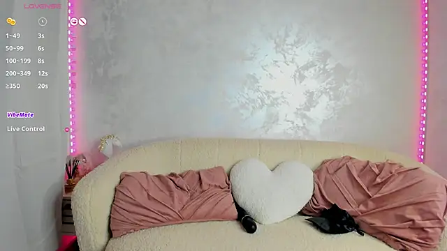 Snapshot of IvyTease_ chatting on May 20, 2026, 6:19 am IvyTease online show from May 20, 2026, 6:19 am