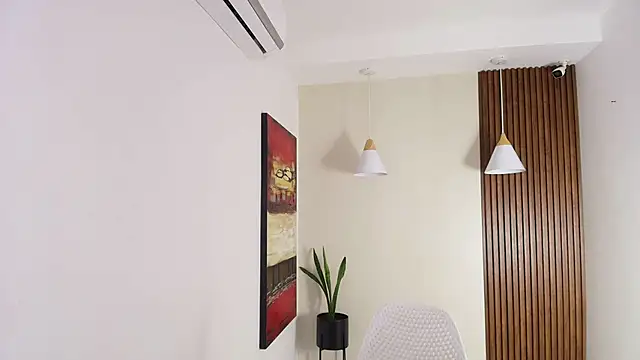 Astrid Black online show from March 13, 2026, 6:03 pm