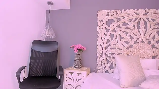LucianaBlanco  online show from June 13, 2026, 1:20 pm