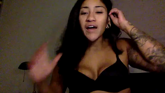 LatinaLoka online show from May 9, 2026, 2:50 am