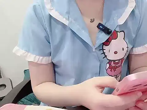 hunhun122 online show from April 8, 2026, 12:27 pm