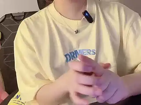 hunhun122 online show from April 10, 2026, 3:50 pm