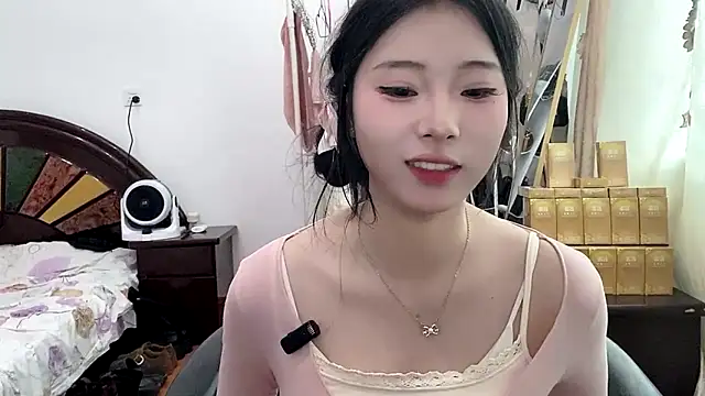 yiyibaby2026 online show from March 27, 2026, 3:01 am