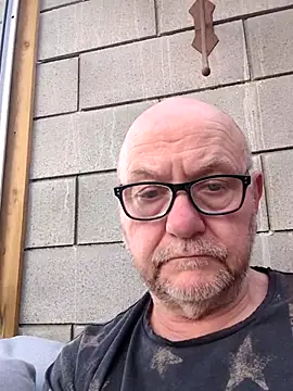 Snapshot of Buggemann chatting on July 12, 2026, 4:20 pm Buggemann online show from July 12, 2026, 4:20 pm