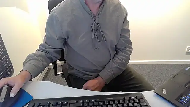 Snapshot of Buggemann chatting on July 24, 2026, 3:15 am Buggemann online show from July 24, 2026, 3:15 am