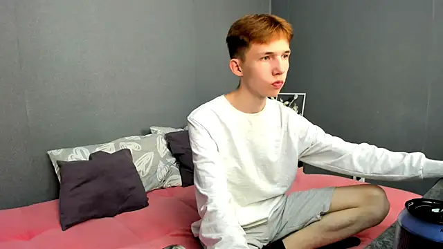 Snapshot of Mark_Brain chatting on June 17, 2026, 12:07 pm Mark Brain online show from June 17, 2026, 12:07 pm
