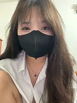 VyVy18 online show from May 20, 2026, 5:19 pm