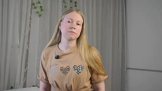 LashandaDevoto online show from March 27, 2026, 11:32 am