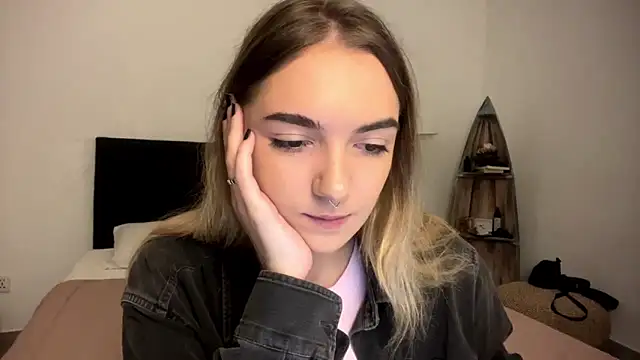 RoxyWet online show from April 19, 2026, 1:21 pm