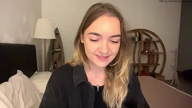RoxyWet online show from May 14, 2026, 2:46 pm