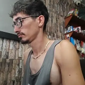 jhosuamoore online show from April 16, 2026, 7:47 pm