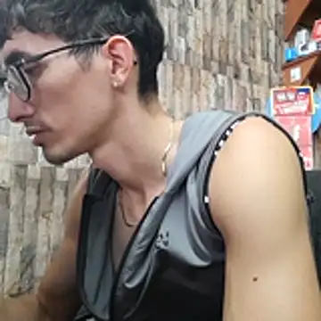 jhosuamoore online show from April 28, 2026, 8:03 pm