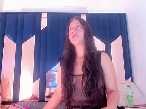 IvonneSkariel online show from March 15, 2026, 4:13 pm