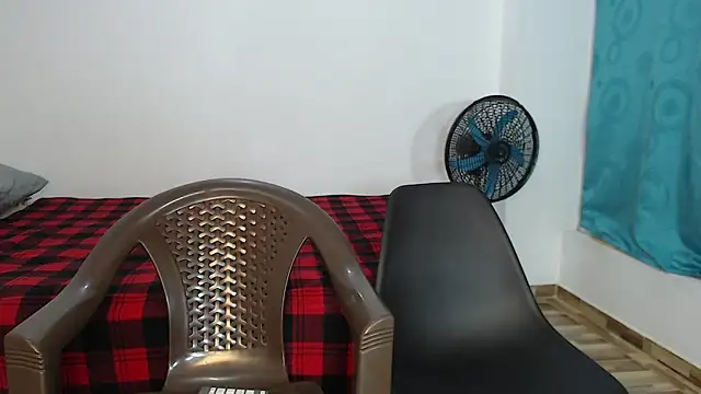 MichellDeLaTorre69 online show from June 4, 2026, 9:21 pm