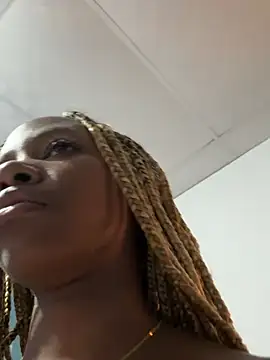 blackkPetitte online show from April 20, 2026, 11:28 pm