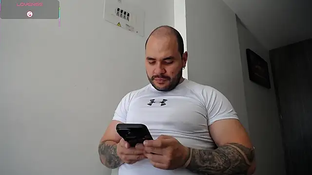 Snapshot of Axel_Dominus chatting on August 7, 2026, 3:25 pm Axel Dominus online show from August 7, 2026, 3:25 pm