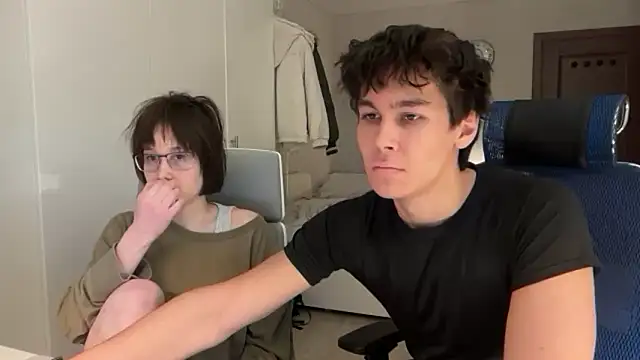 NanaVeel online show from March 30, 2026, 5:19 am