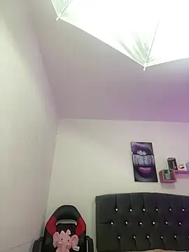 LINDA EF online show from April 9, 2026, 1:05 pm