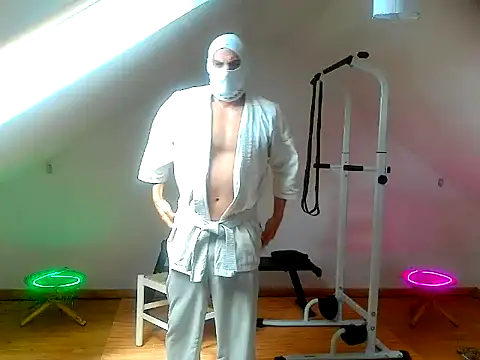 NinjaLaser online show from April 19, 2026, 12:15 pm