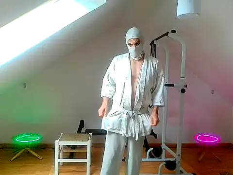 NinjaLaser online show from May 6, 2026, 11:26 am