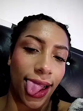 KattyBerryX online show from August 2, 2026, 10:41 pm