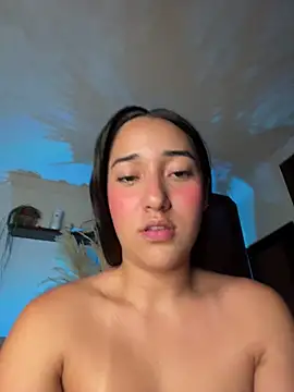 isabellaHill2 online show from April 11, 2026, 7:45 am