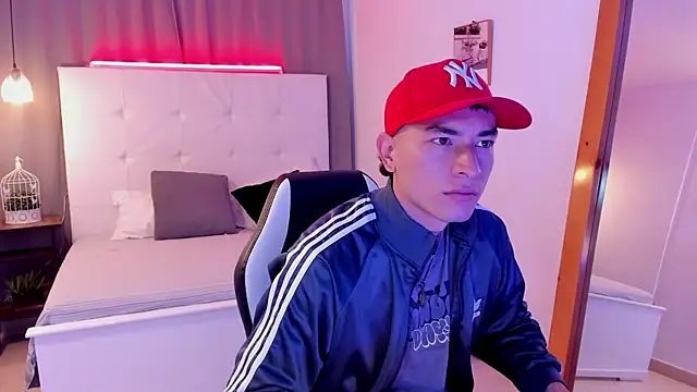 Thiago 2003  online show from April 23, 2026, 12:29 pm