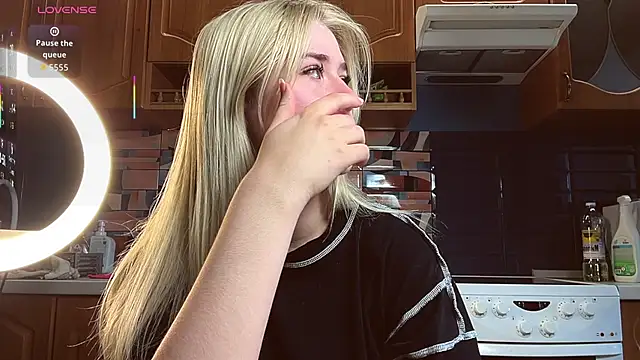 ivygenesis online show from April 5, 2026, 5:04 am