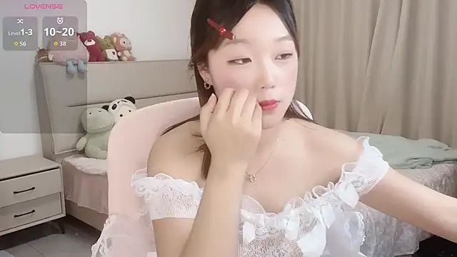 Sisi-000 online show from April 10, 2026, 2:44 pm