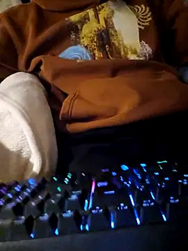 dufatcock online show from April 18, 2026, 5:17 pm