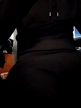 dufatcock online show from April 27, 2026, 1:31 pm