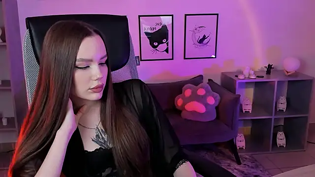 Bella  Hunters online show from March 12, 2026, 2:23 pm