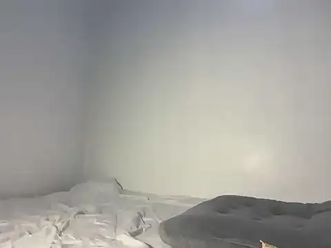 hottasianboy online show from April 17, 2026, 9:34 am