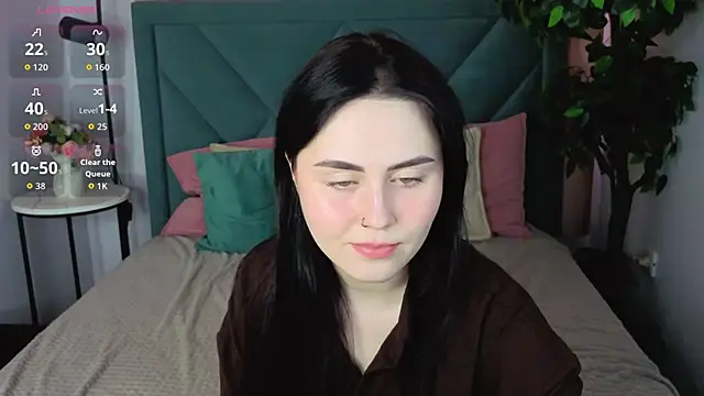 NoraLumi online show from April 14, 2026, 5:24 am