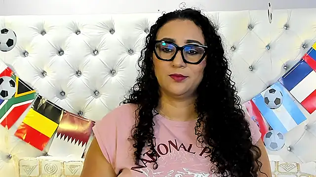 VaniaRouse online show from June 24, 2026, 2:16 pm