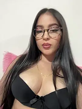 Snapshot of angel_sweet_v chatting on April 10, 2026, 12:05 am angel sweet v online show from April 10, 2026, 12:05 am