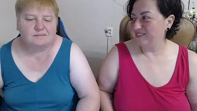 Snapshot of Lindy-Jeanie chatting on June 26, 2026, 6:45 pm Lindy-Jeanie online show from June 26, 2026, 6:45 pm