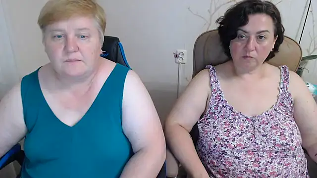 Snapshot of Lindy-Jeanie chatting on August 3, 2026, 8:01 pm Lindy-Jeanie online show from August 3, 2026, 8:01 pm
