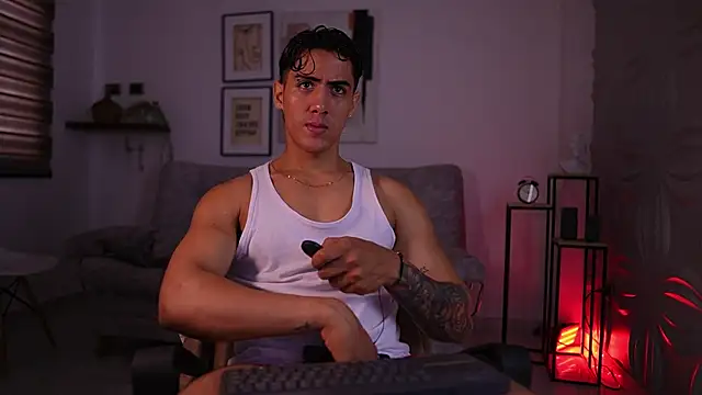 Tayler Cross  online show from April 7, 2026, 1:11 pm